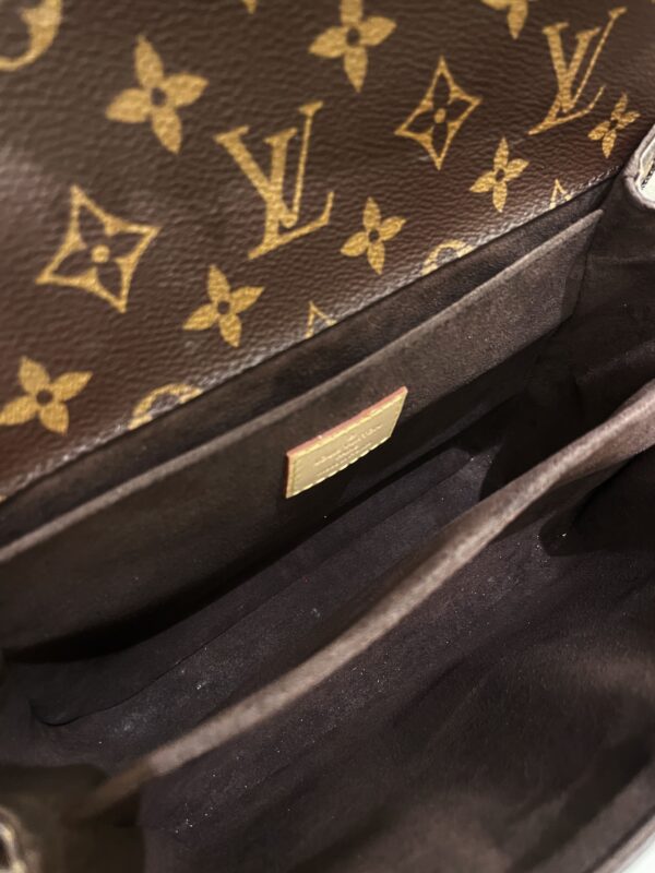 LV Pochette Metis Classic Monogram - Image 15