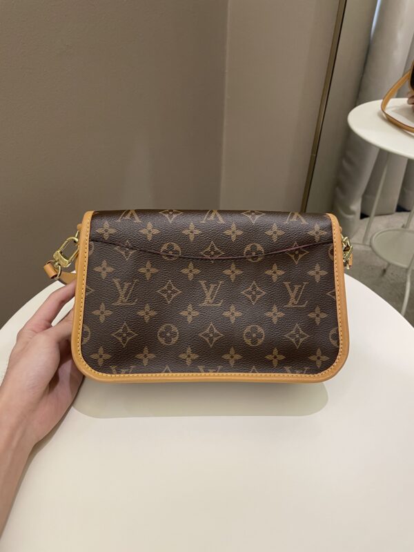 LV Diane PM Monogram / Fuchsia - Image 4