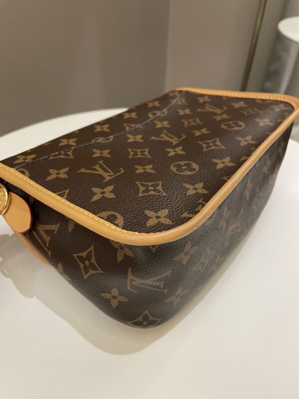 LV Diane PM Monogram / Fuchsia - Image 11