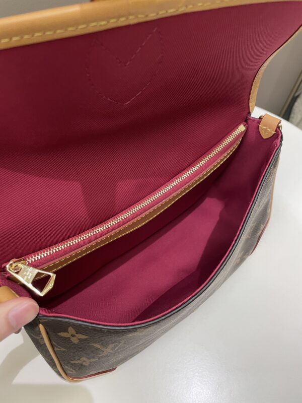 LV Diane PM Monogram / Fuchsia - Image 15