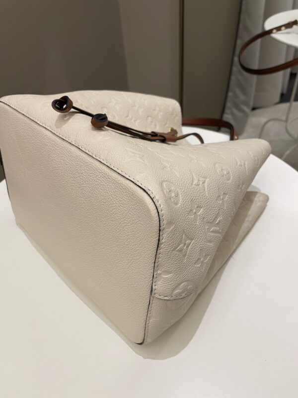 LV Neonoe MM Cream Monogram Empreinte - Image 8