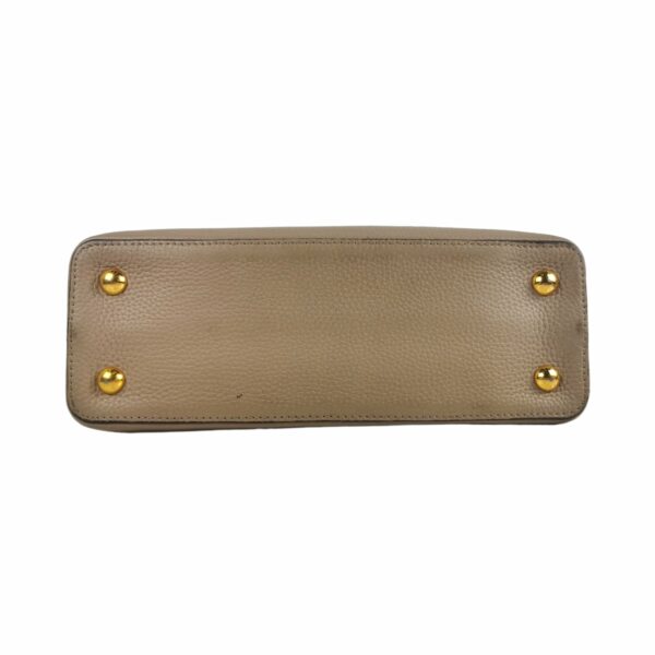 LV Capucines MM Beige Taurillon - Image 7