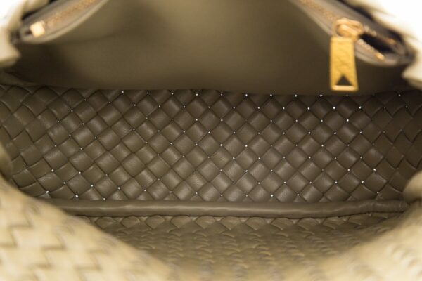 Bottega Veneta Cobble Shoulder Bag Handbag - Image 6