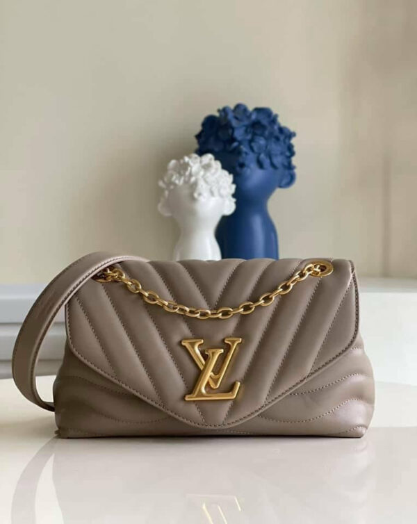 LV New Wave Chain Bag - Image 9