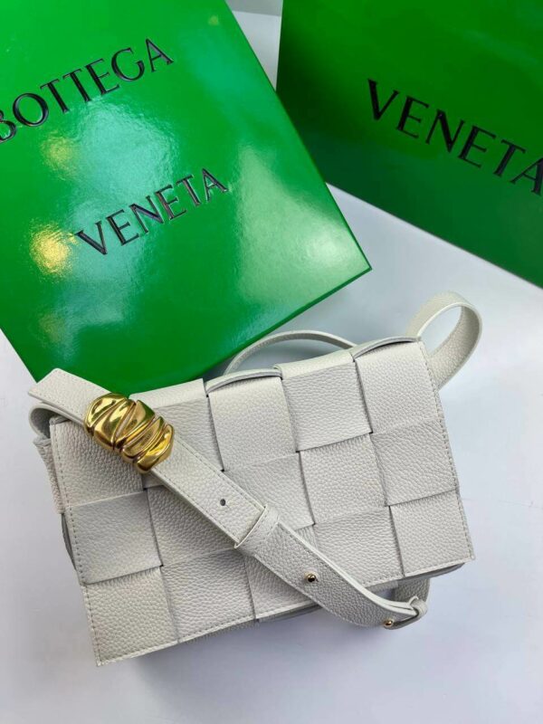 BOTTEGA VENETA Cassette Intrecciato grained leather shoulder bag - Image 2